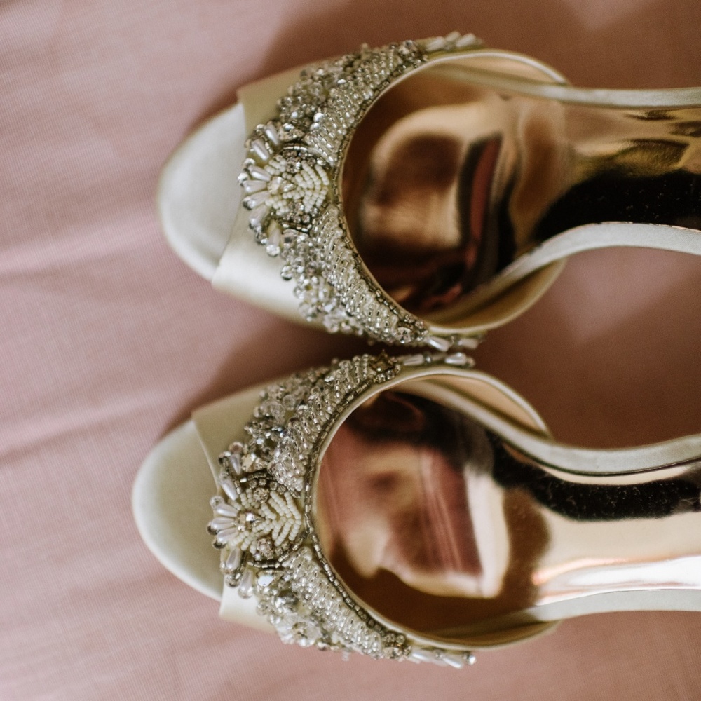 Bagdley Mischka Satin Wedges - Picture 3 of 3